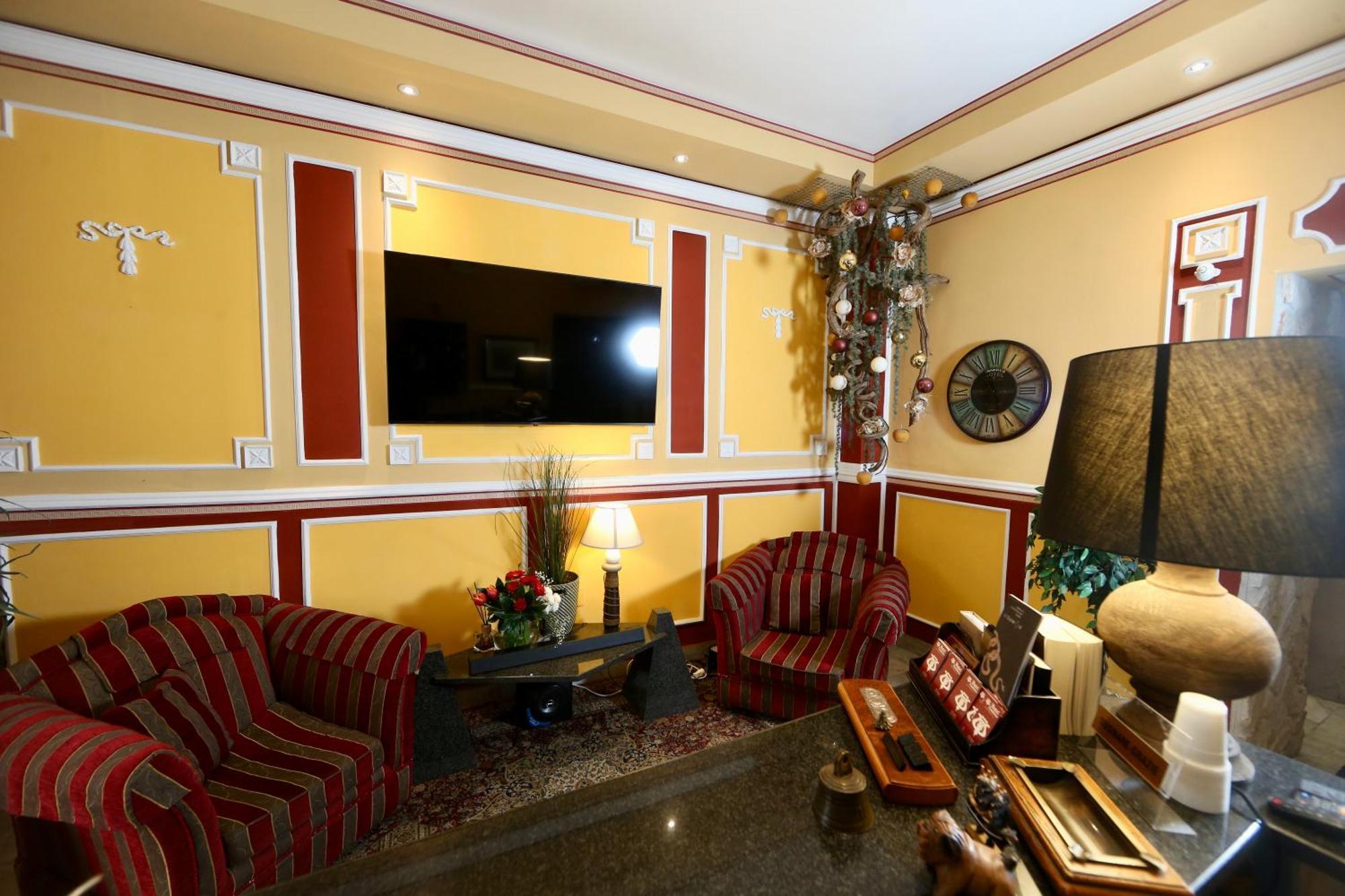 Hotel Amadeus Caserte Extérieur photo