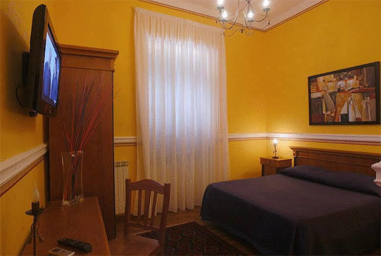 Hotel Amadeus Caserte Extérieur photo